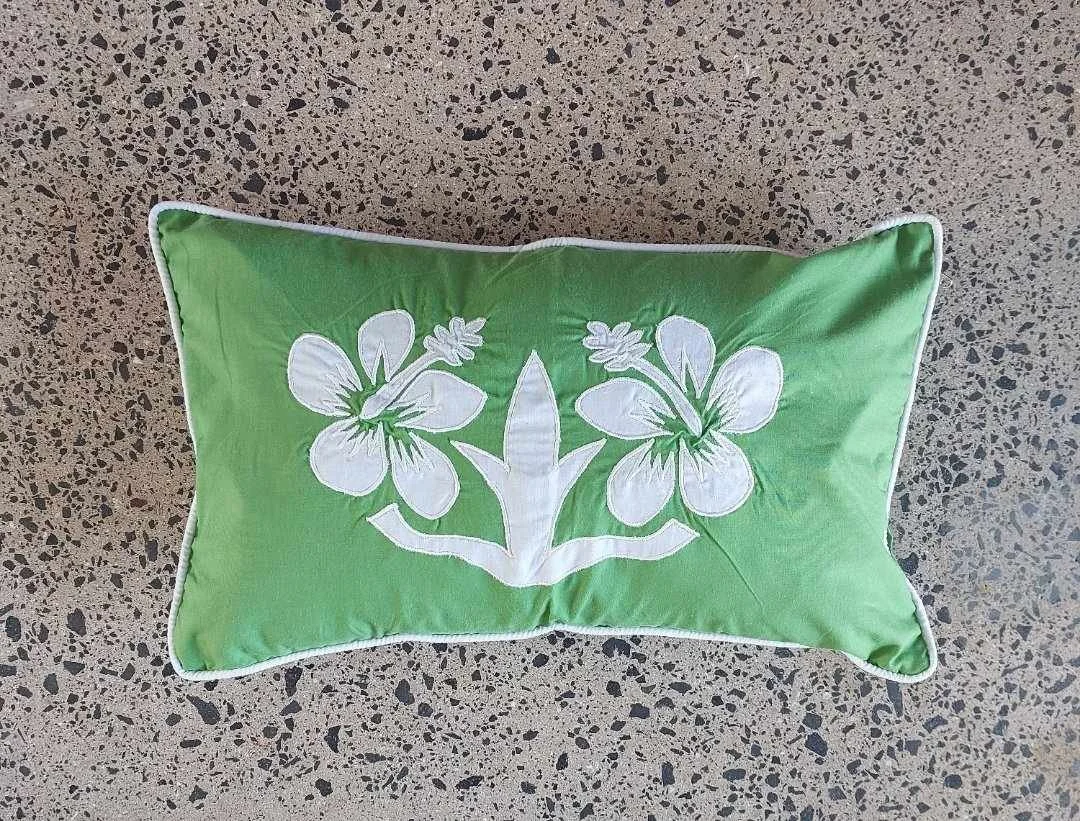 Nikao' design Hibiscus Cushion Covers Palm Green with White